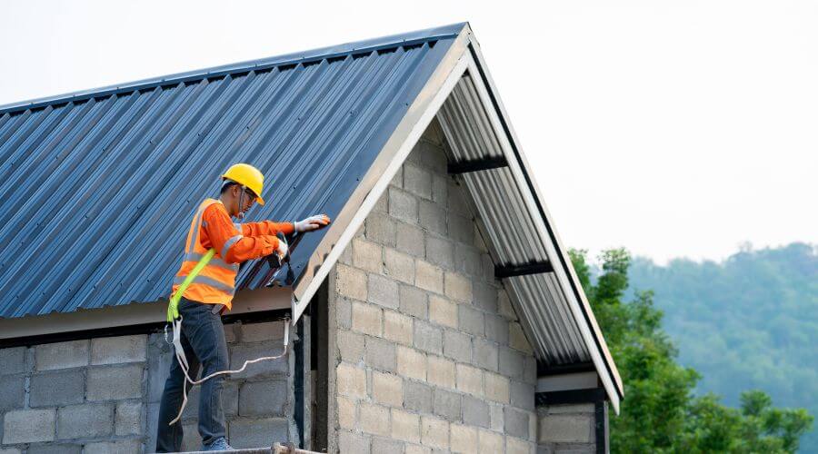 Professional gutter cleaning in Steinauer, NE